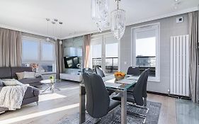 16Th Floor Sea View - Billberry Apartments